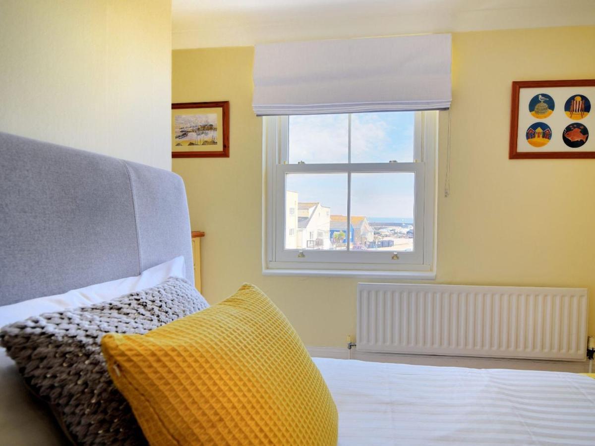 Апартаменты 2 Cobb View Лайм-Реджис Экстерьер фото